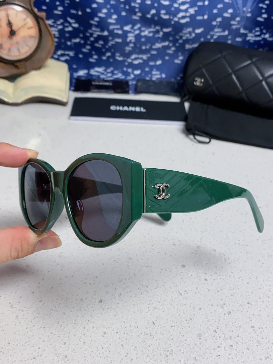 Chanel Polarized Cat-Eye Blue Lens Sunglasses for Women - 158324 - detail image 6