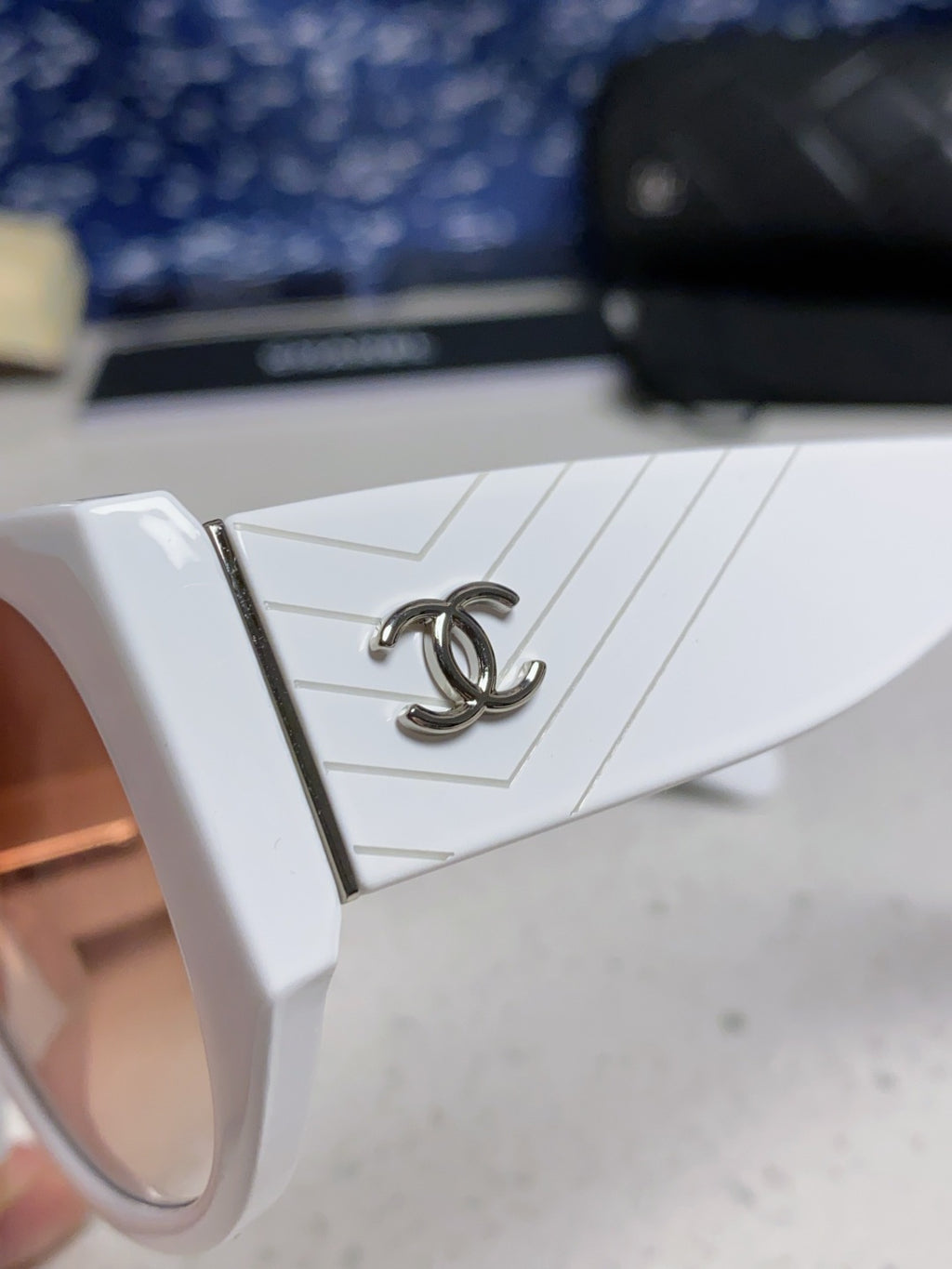 Chanel Polarized Cat-Eye Red Lens Sunglasses for Women - 398594 - detail image 7