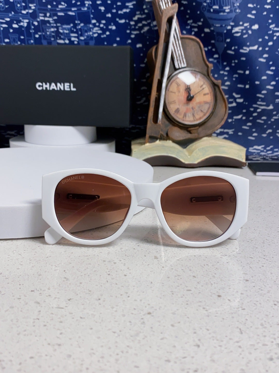Chanel Polarized Cat-Eye Red Lens Sunglasses for Women - 398594 - detail image 9