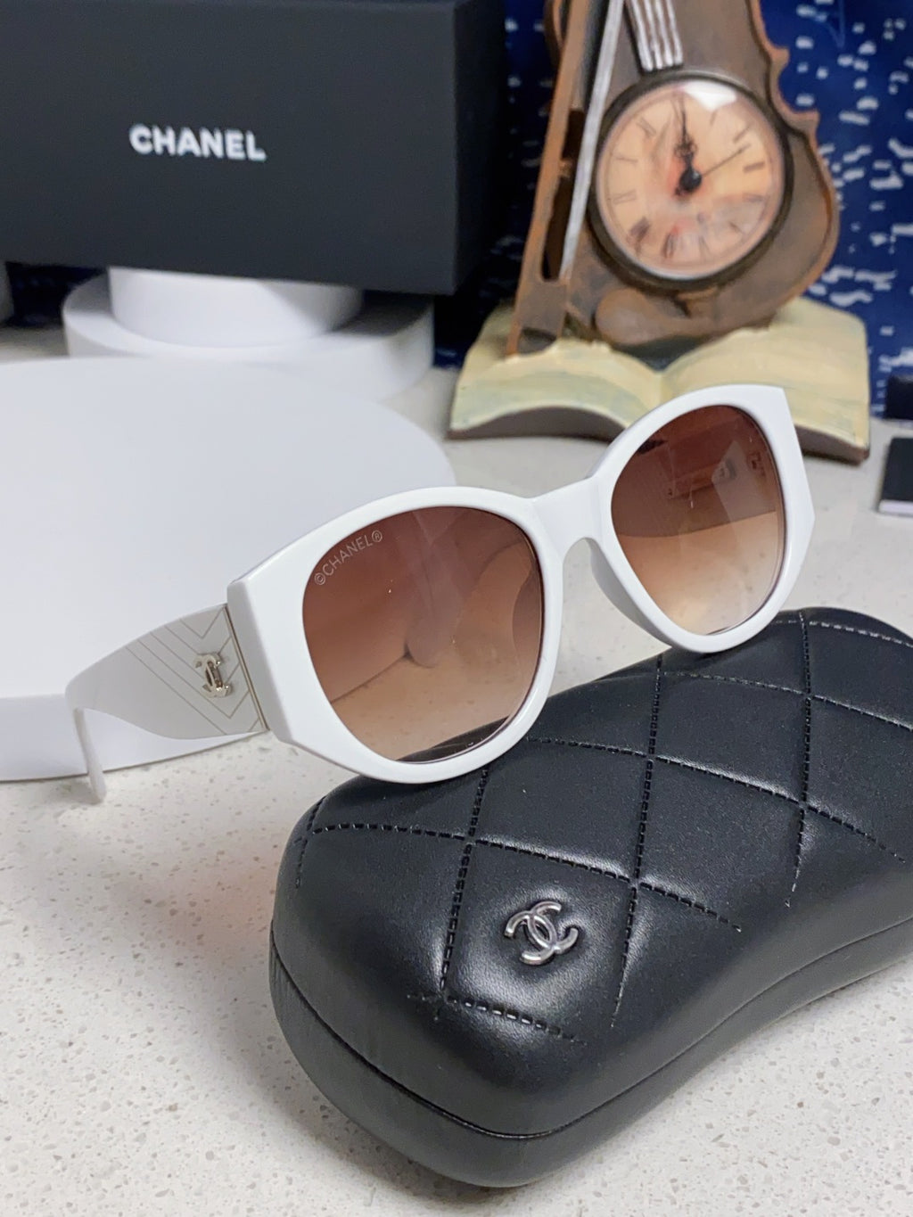 Chanel Polarized Cat-Eye Red Lens Sunglasses for Women - 398594 - detail image 10