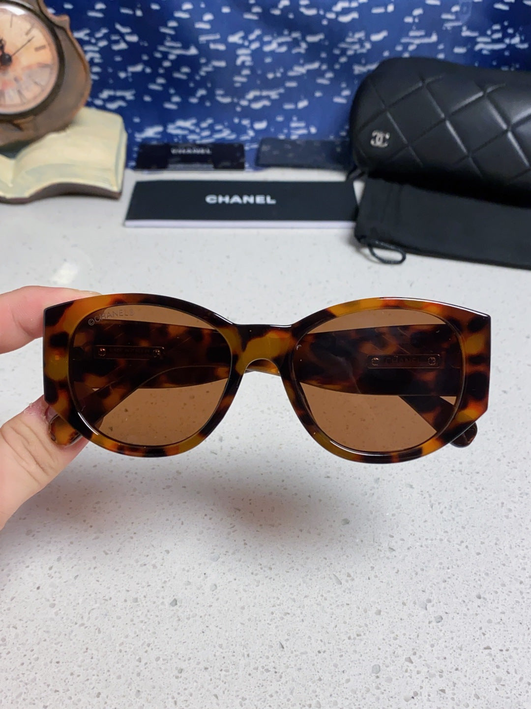 Chanel Polarized Cat-Eye Brown Lens Sunglasses for Women - detail image 4