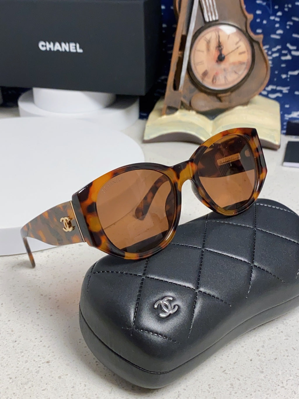 Chanel Polarized Cat-Eye Brown Lens Sunglasses for Women - detail image 10