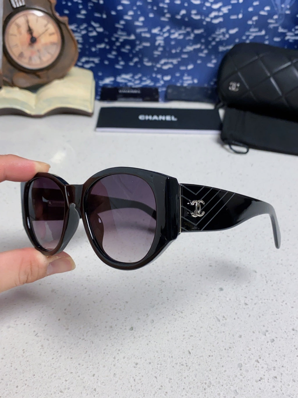 Chanel Polarized Cat-Eye Gray Lens Sunglasses for Women - 398596 - detail image 6