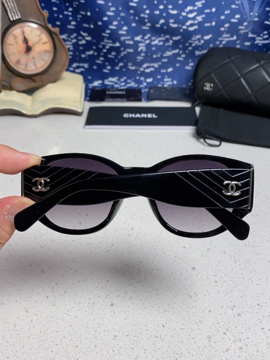 Chanel Polarized Cat-Eye Gray Lens Sunglasses for Women - 158327 - detail image 5
