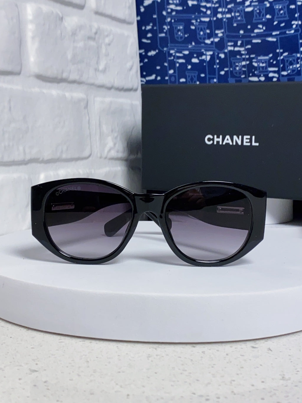 Chanel Polarized Cat-Eye Gray Lens Sunglasses for Women - 158327 - detail image 2