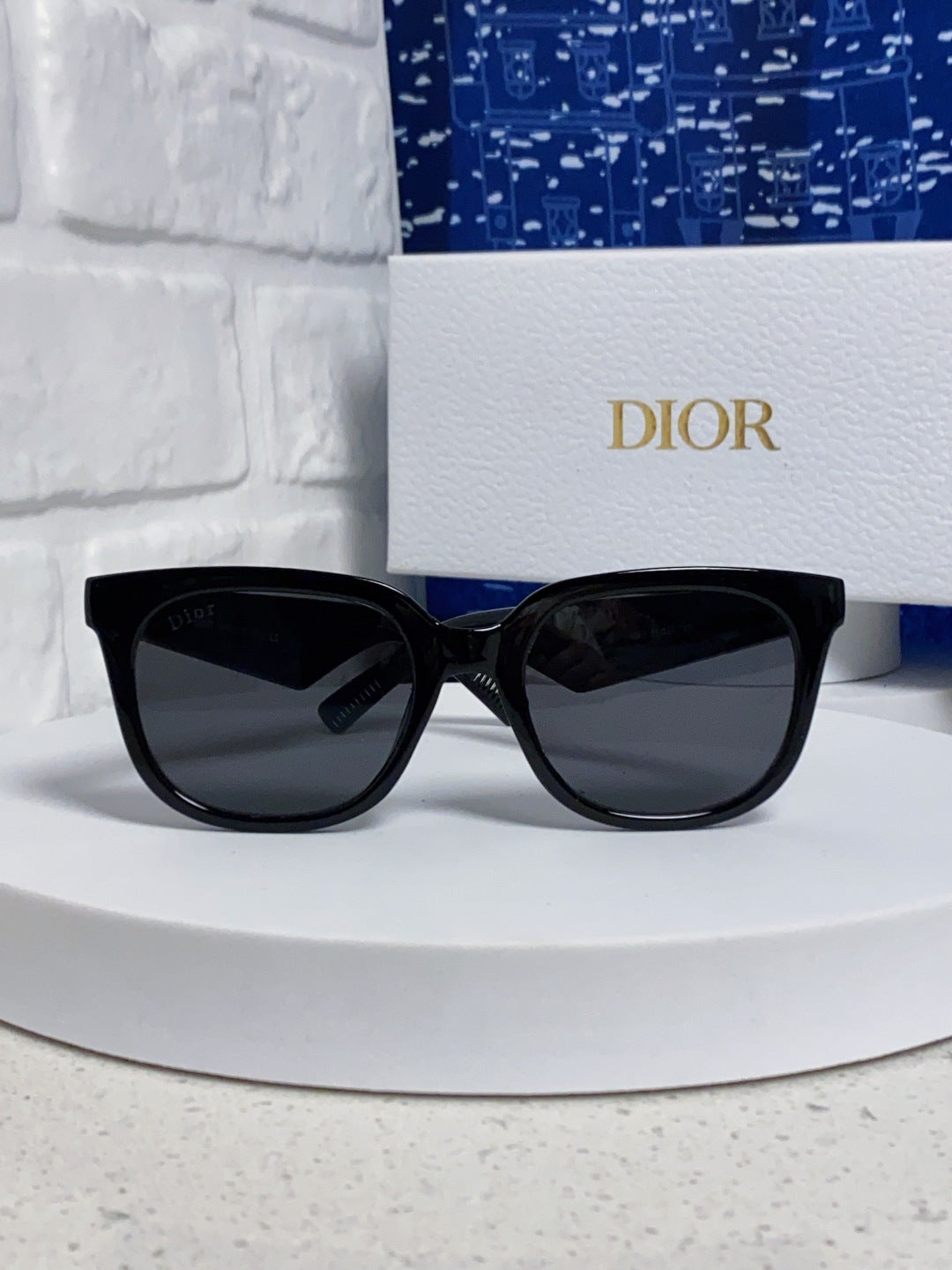 Dior Square Gold Lens Sunglasses for Men & Women - detail image 3