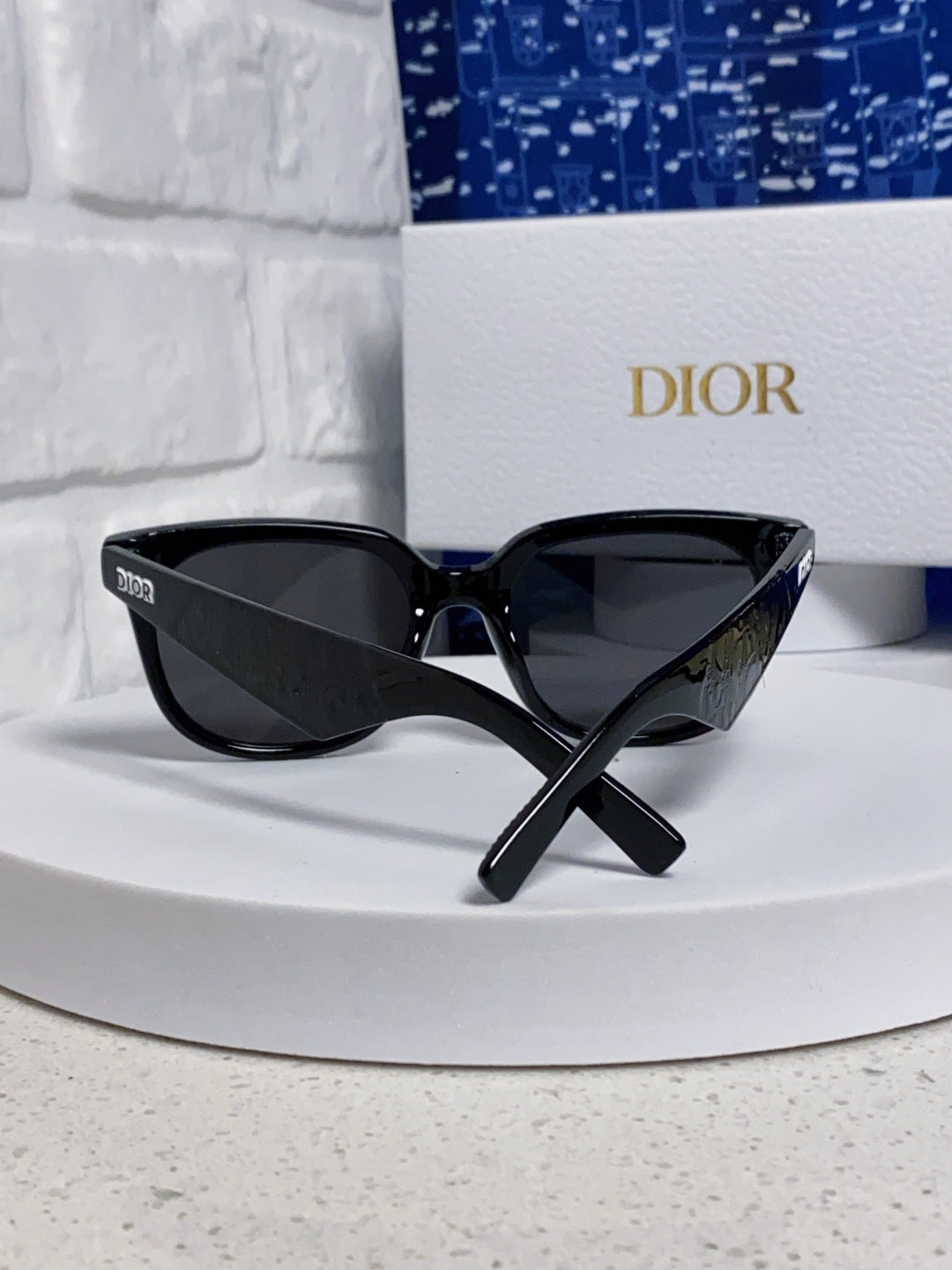 Dior Square Gold Lens Sunglasses for Men & Women - detail image 4
