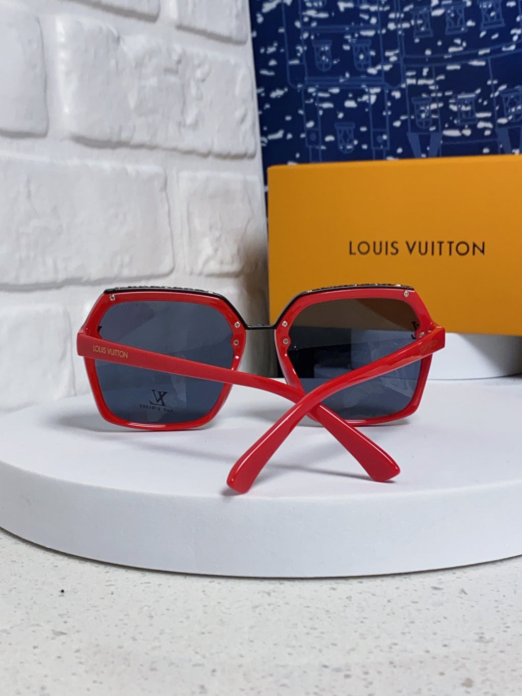 Louis Vuitton Polarized Square Blue Lens Sunglasses for Women - 866857 - detail image 3
