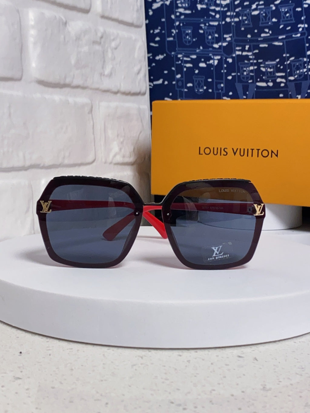 Louis Vuitton Polarized Square Blue Lens Sunglasses for Women - 866857 - detail image 2