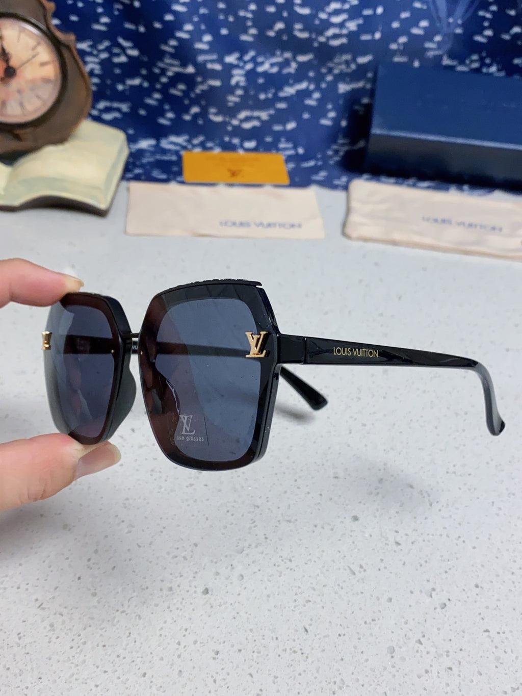 Louis Vuitton Polarized Square Blue Lens Sunglasses for Women - 866858 - detail image 6