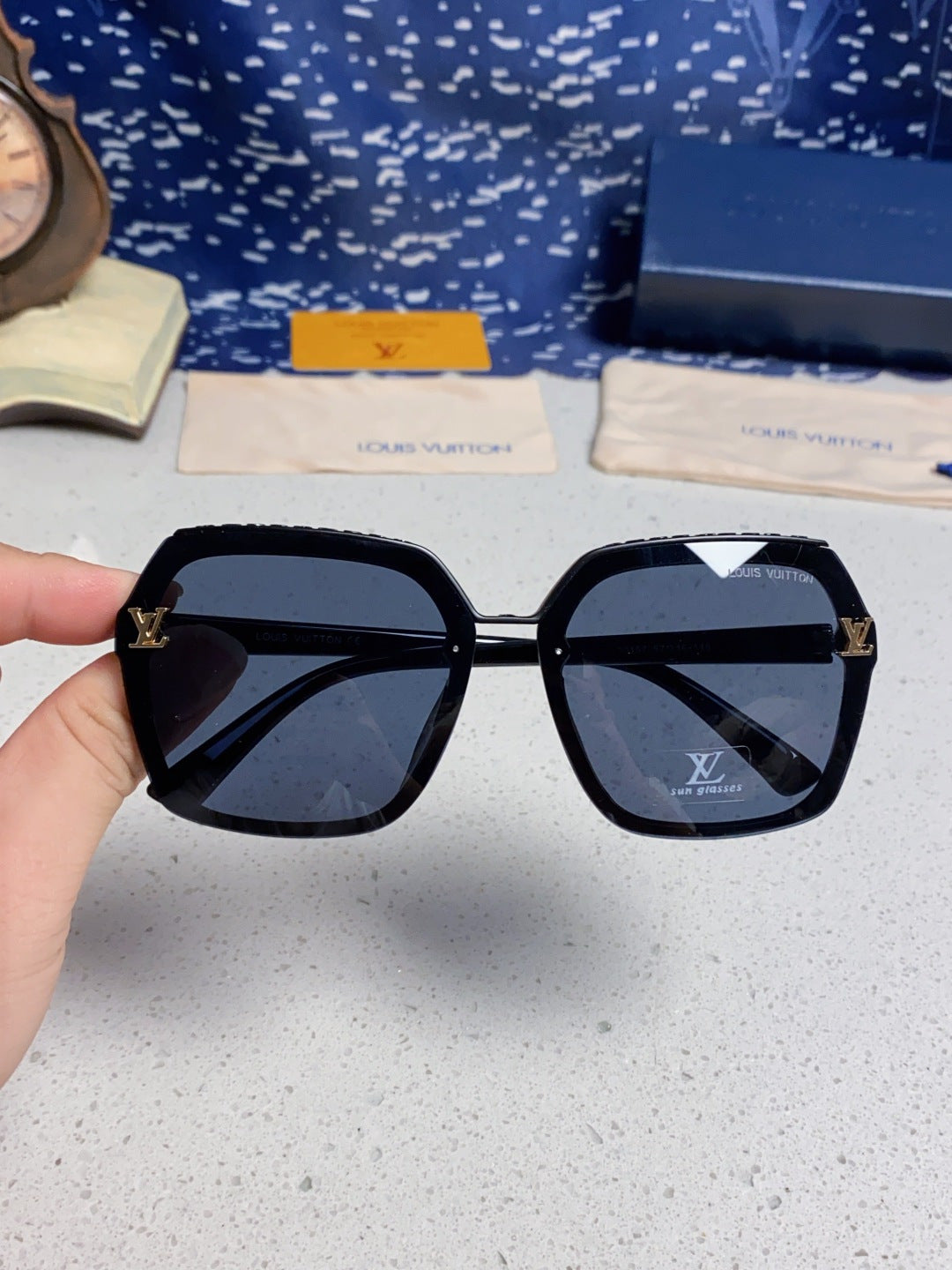 Louis Vuitton Polarized Square Blue Lens Sunglasses for Women - 866858 - detail image 4