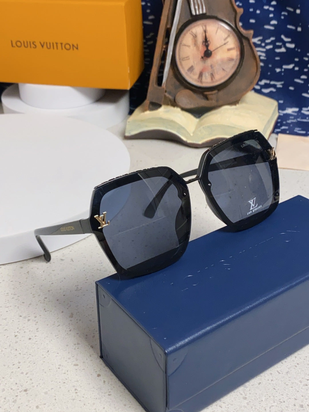 Louis Vuitton Polarized Square Blue Lens Sunglasses for Women - 866858 - detail image 10