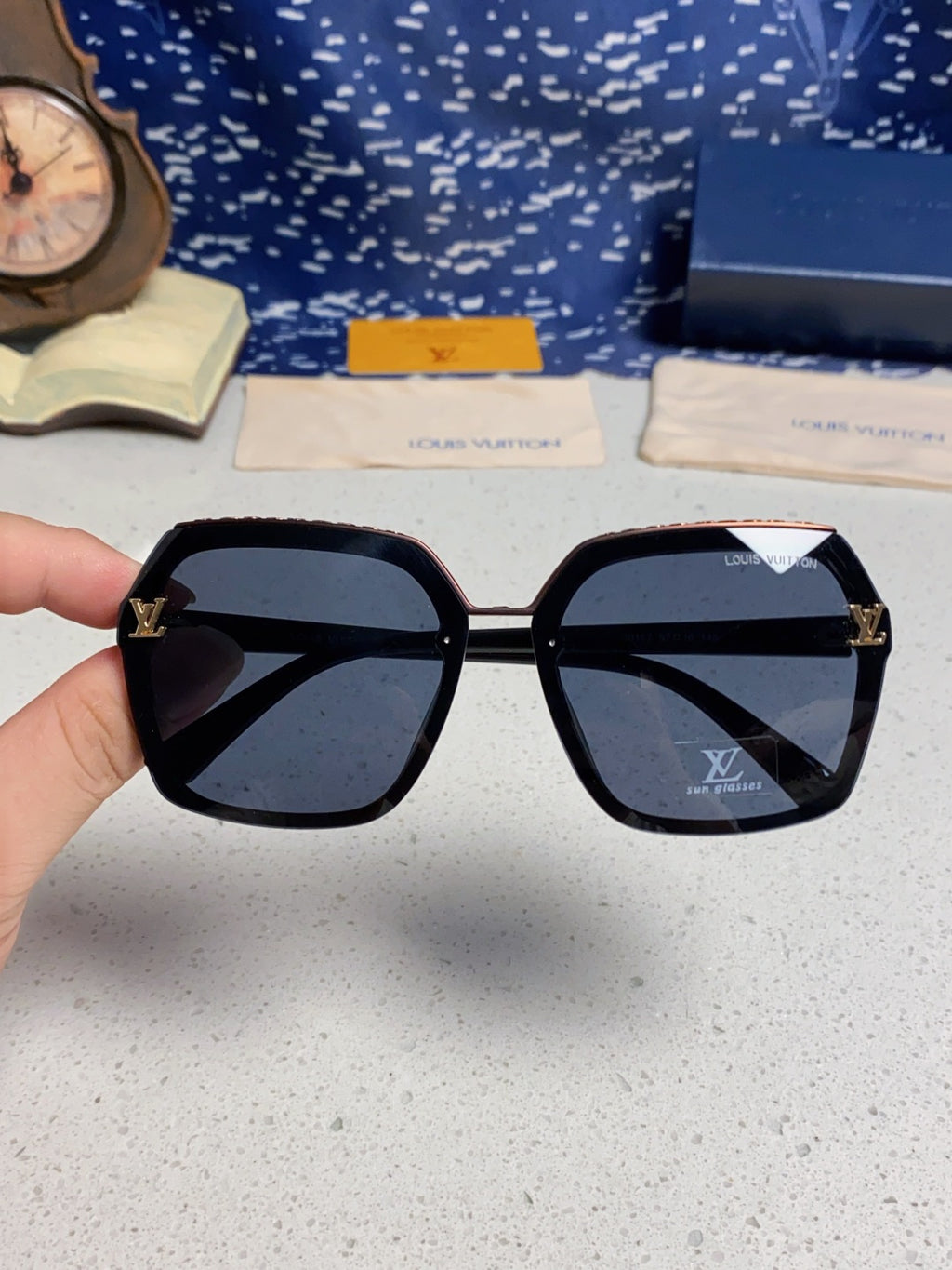 Louis Vuitton Polarized Square Blue Lens Sunglasses for Women - 866859 - detail image 4