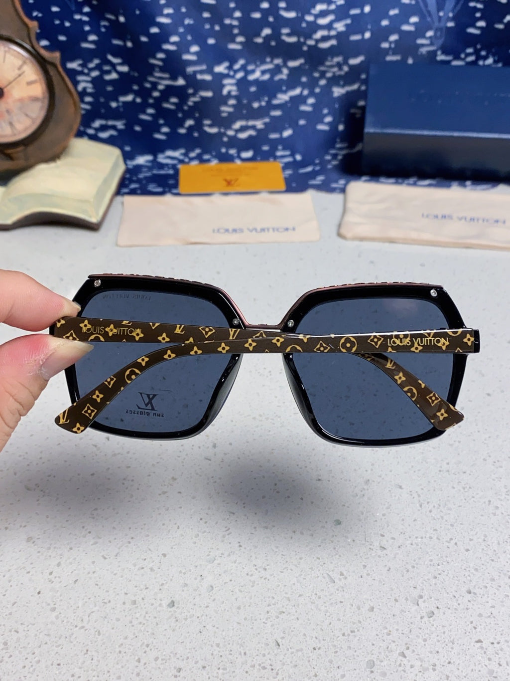 Louis Vuitton Polarized Square Blue Lens Sunglasses for Women - 866859 - detail image 5