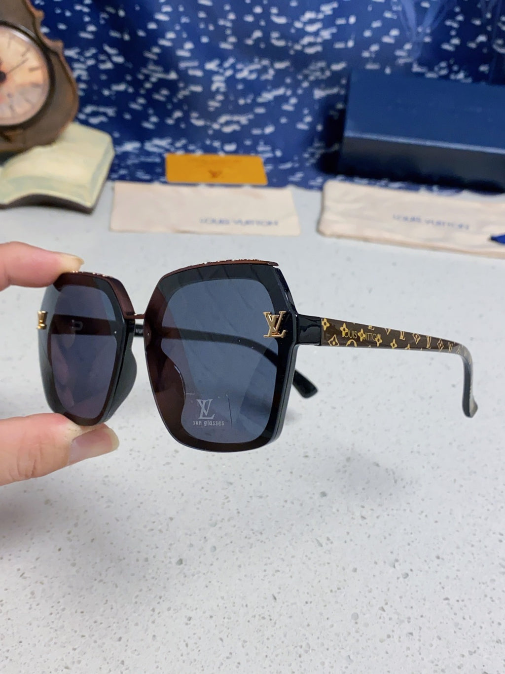 Louis Vuitton Polarized Square Blue Lens Sunglasses for Women - 866859 - detail image 6