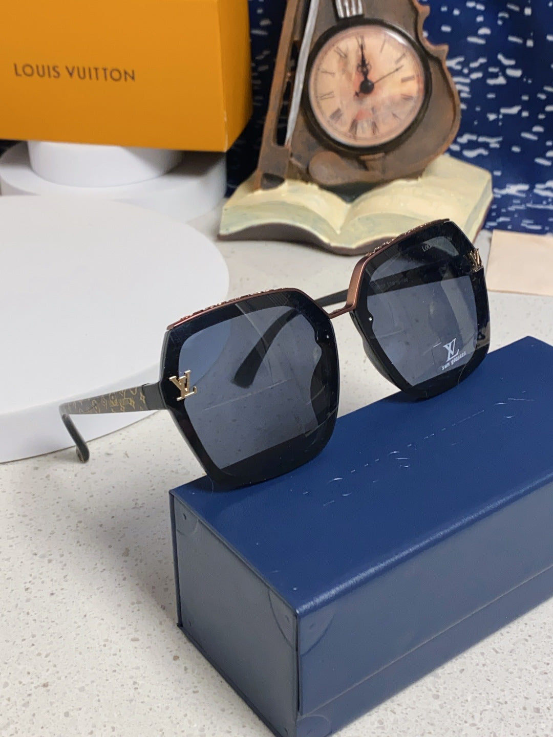 Louis Vuitton Polarized Square Blue Lens Sunglasses for Women - 866859 - detail image 10