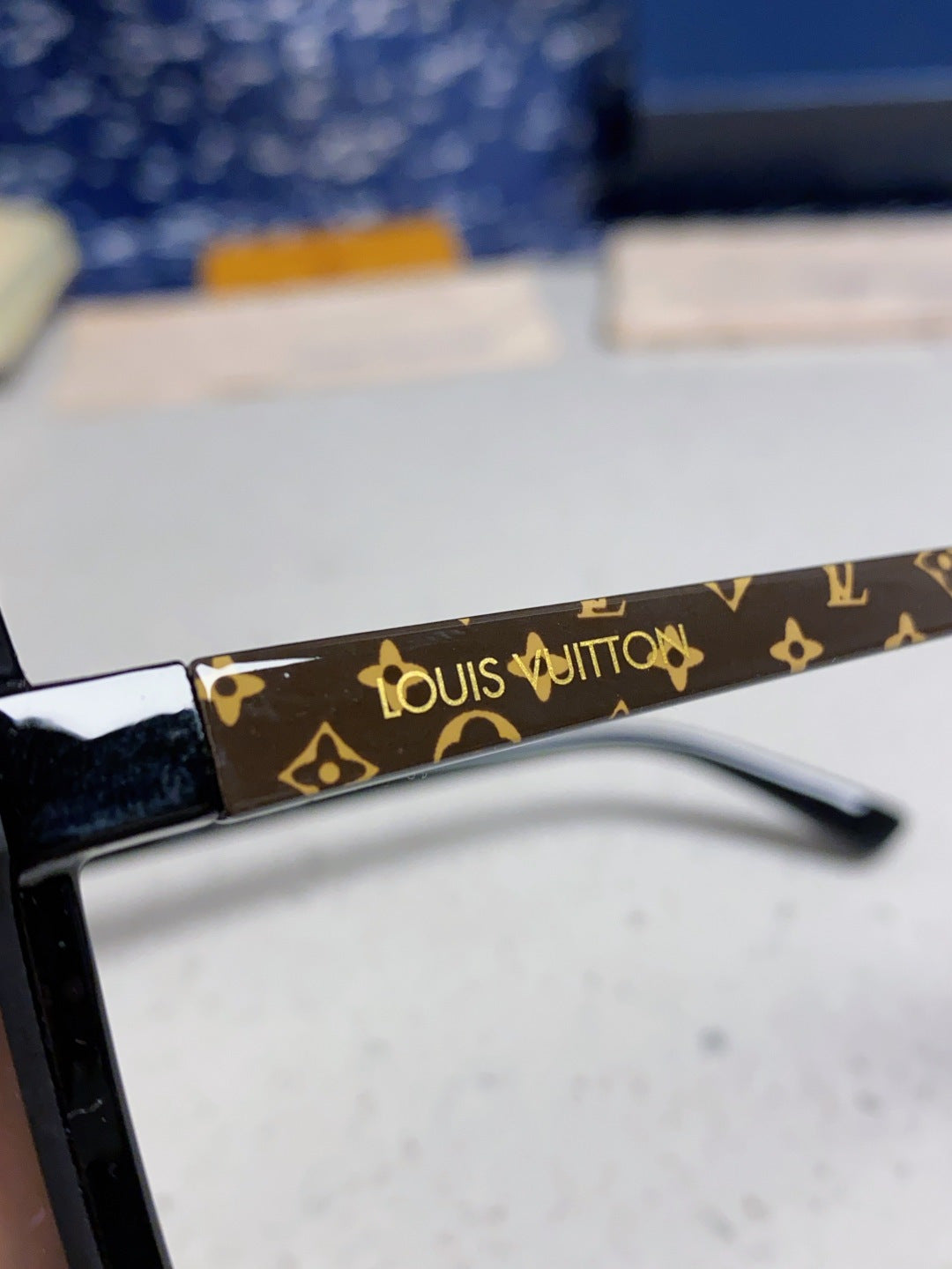 Louis Vuitton Polarized Square Blue Lens Sunglasses for Women - 866859 - detail image 7
