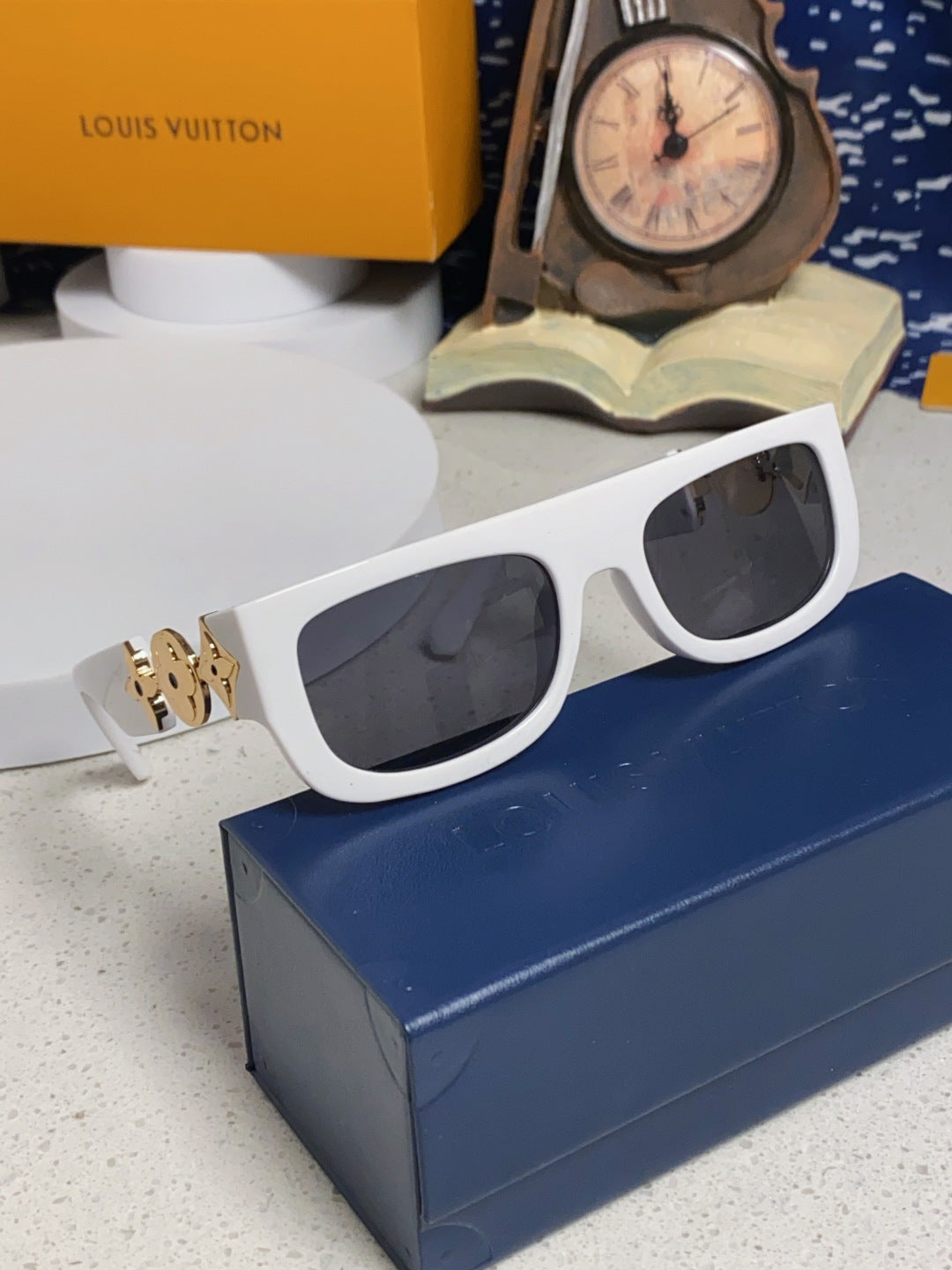 Louis Vuitton Square Silver Lens Sunglasses for Men & Women - 866862 - detail image 10