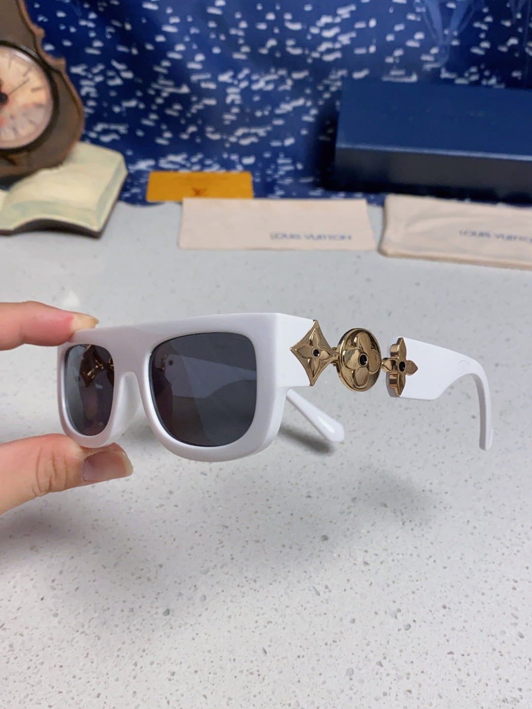 Louis Vuitton Square Silver Lens Sunglasses for Men & Women - 431114 - detail image 6