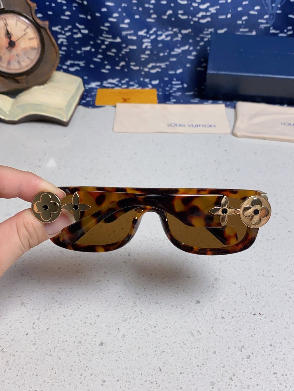 Louis Vuitton Square Brown Lens Sunglasses for Men & Women - 866863 - detail image 4