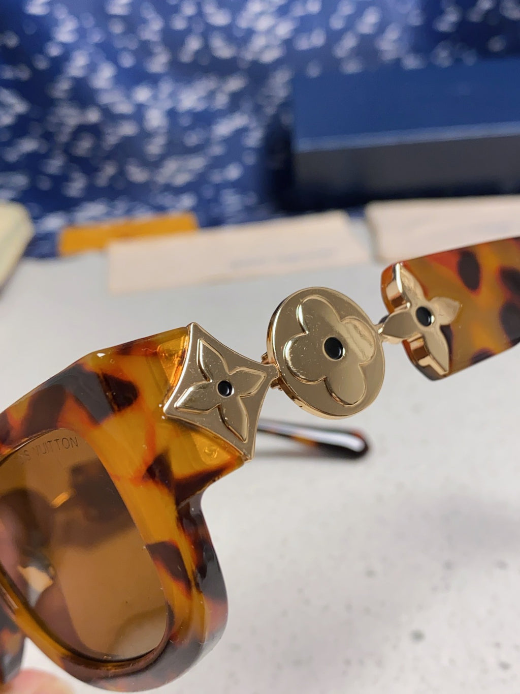 Louis Vuitton Square Brown Lens Sunglasses for Men & Women - 866863 - detail image 6