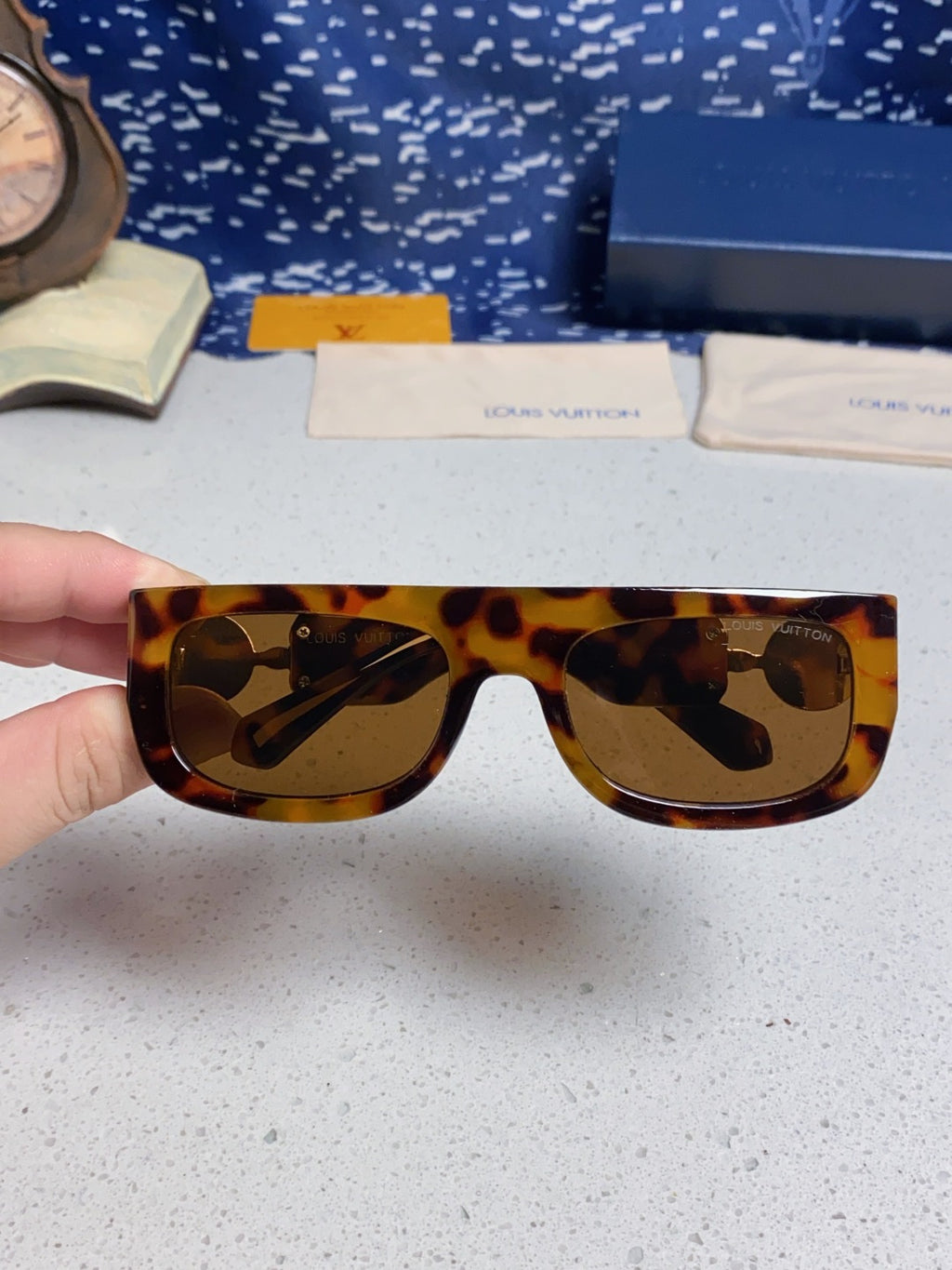 Louis Vuitton Square Brown Lens Sunglasses for Men & Women - 866863 - detail image 3