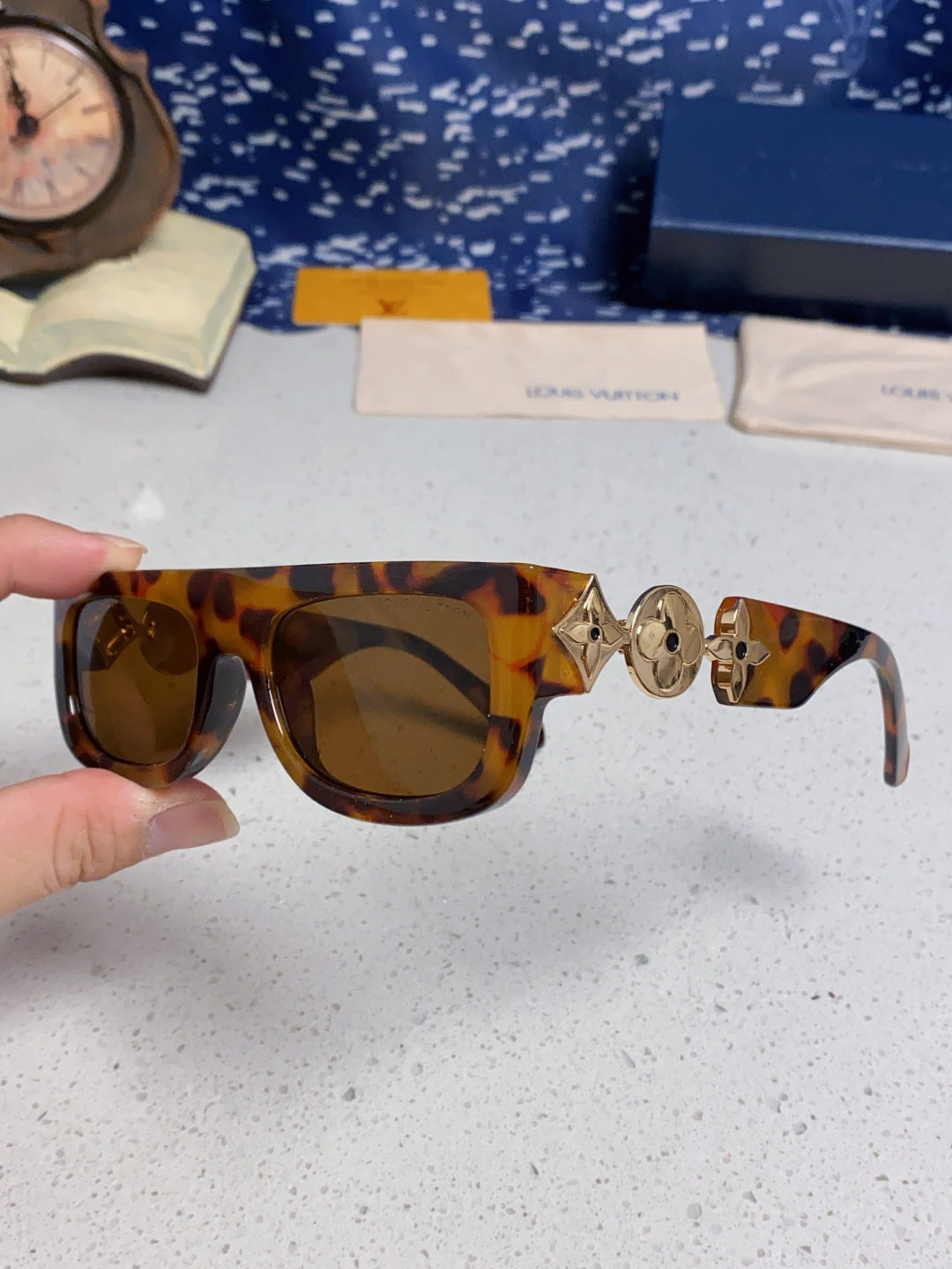 Louis Vuitton Square Brown Lens Sunglasses for Men & Women - 866863 - detail image 5