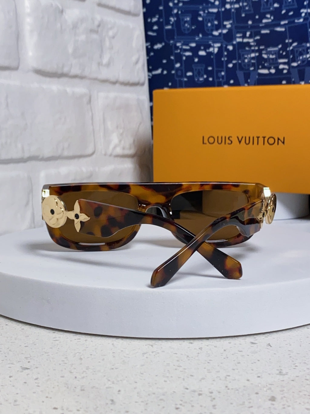 Louis Vuitton Square Brown Lens Sunglasses for Men & Women - 866863 - detail image 2