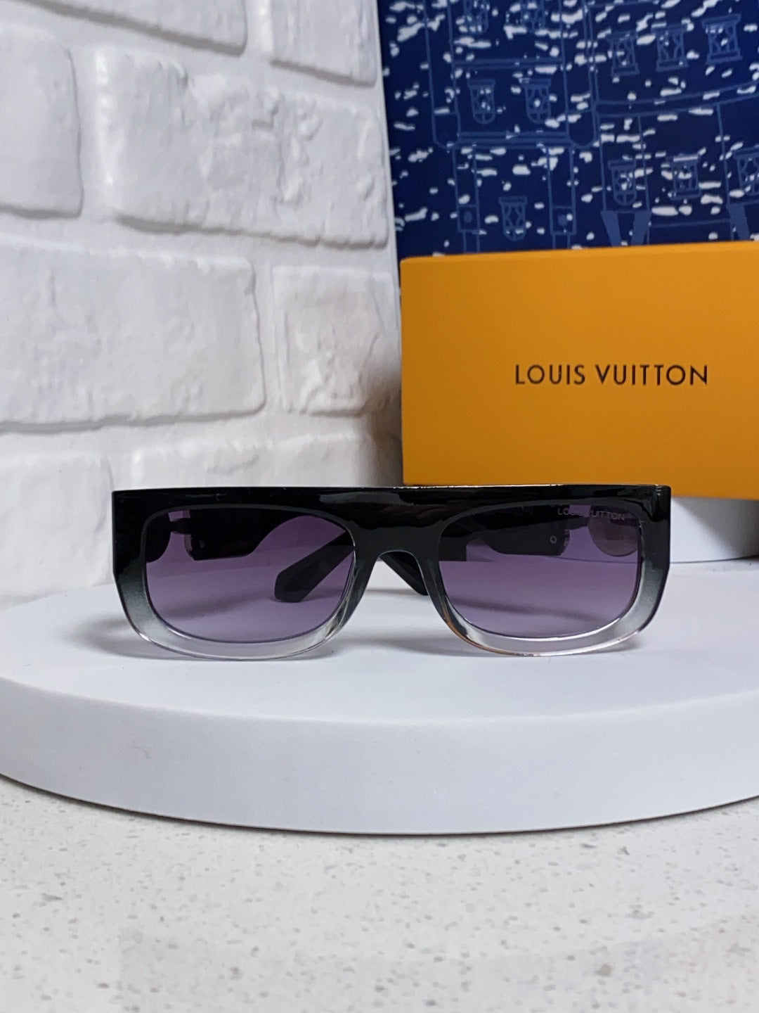Louis Vuitton Square Brown Lens Sunglasses for Men & Women - 866864