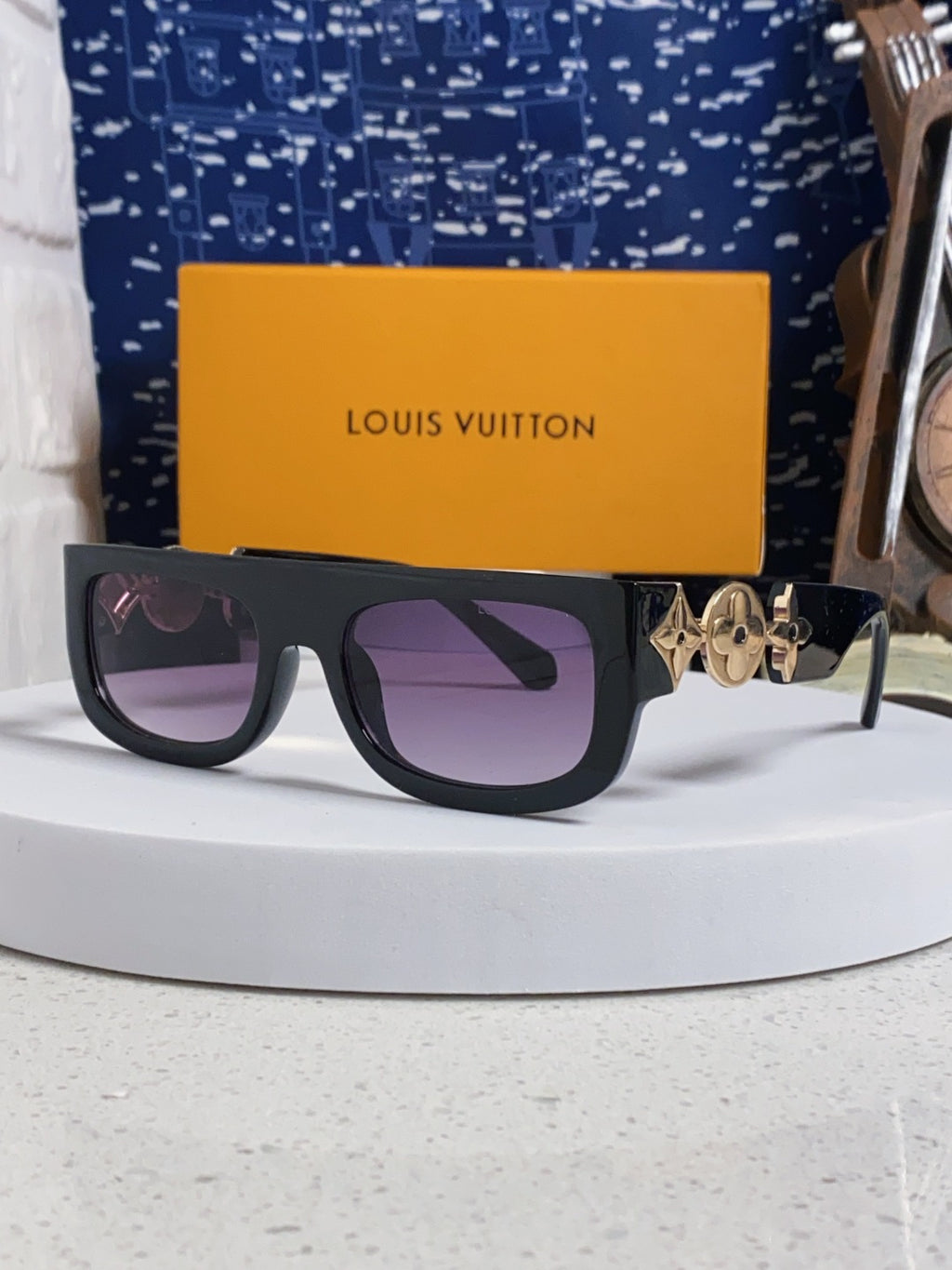 Louis Vuitton Square Brown Lens Sunglasses for Men & Women - 866865