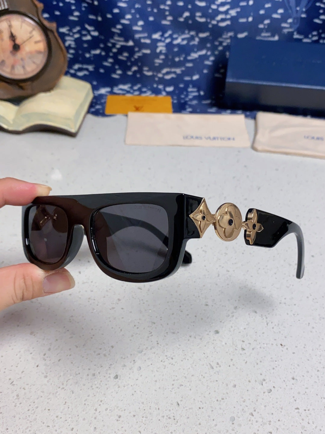 Louis Vuitton Square Black Lens Sunglasses for Men & Women - 866866 - detail image 7