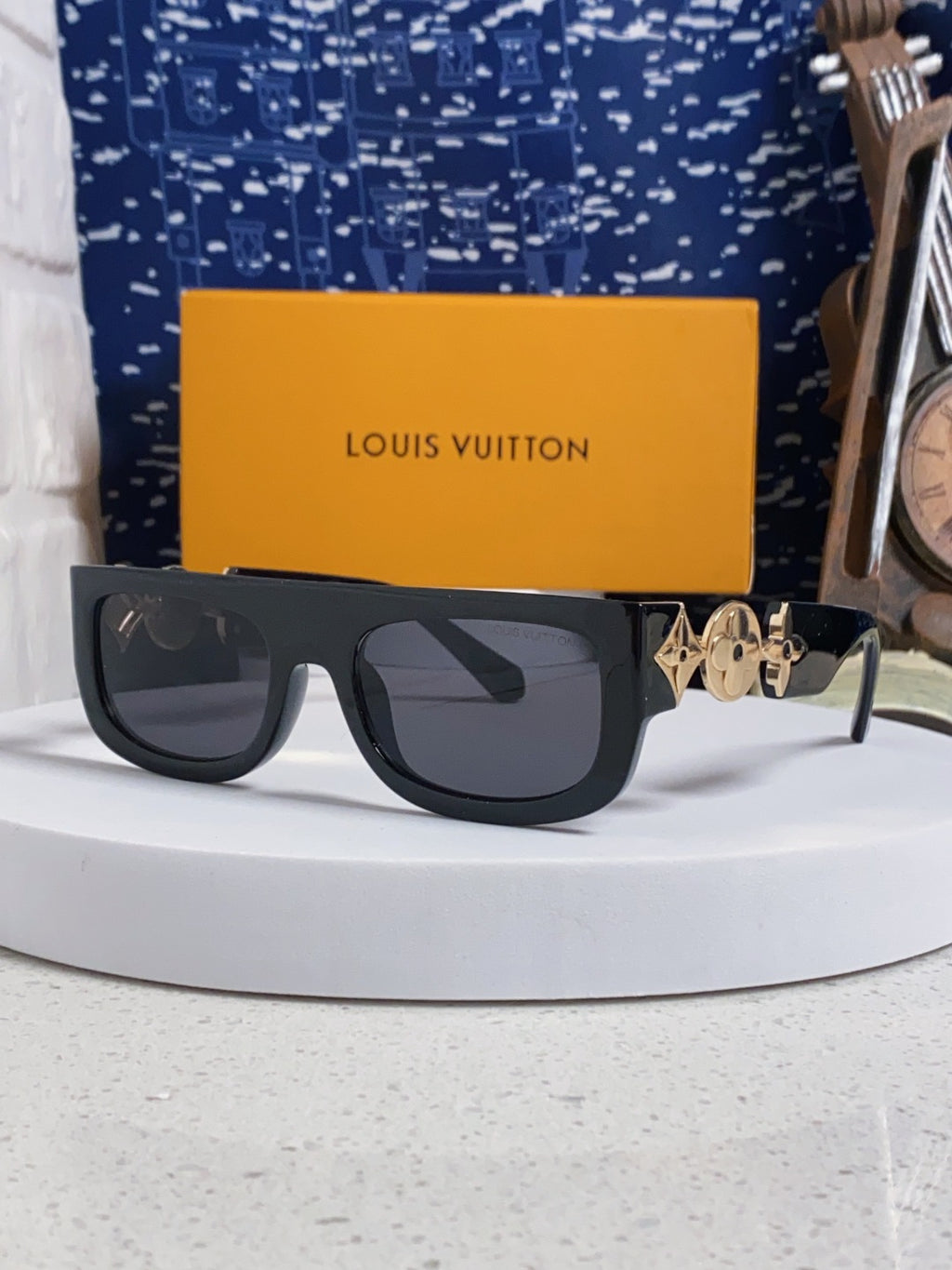 Louis Vuitton Square Black Lens Sunglasses for Men & Women - 866866 - detail image 2
