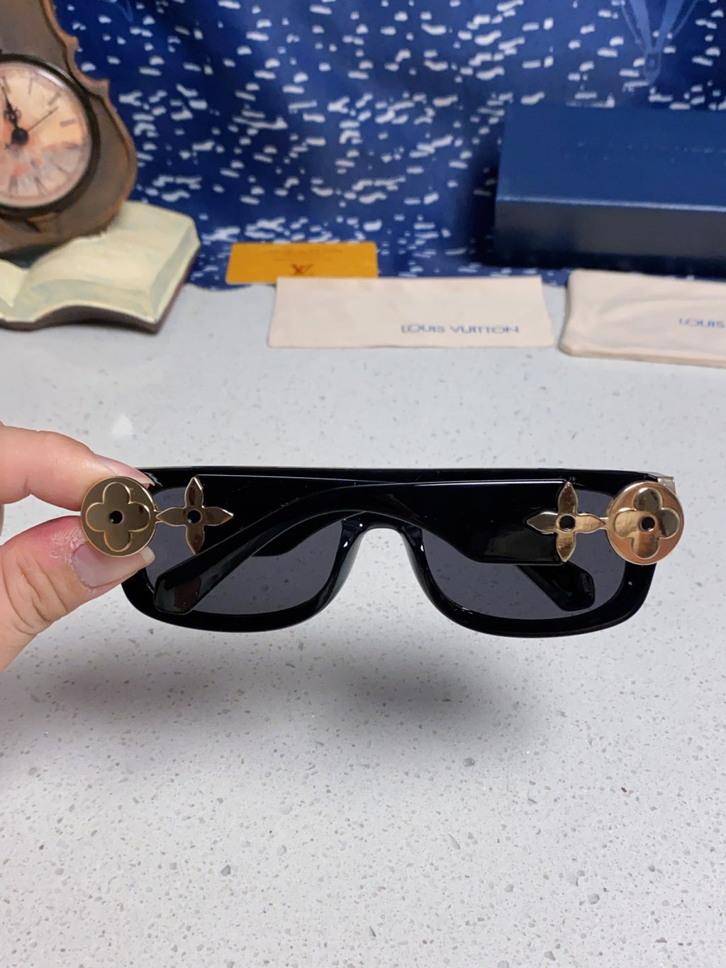 Louis Vuitton Square Black Lens Sunglasses for Men & Women - 866866 - detail image 6