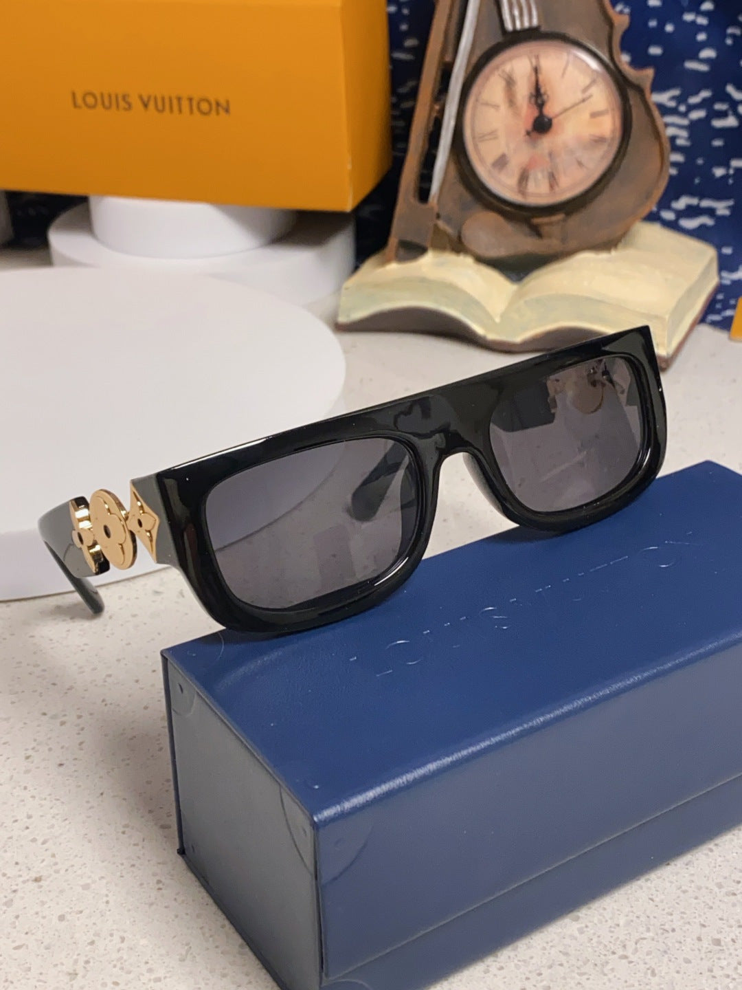 Louis Vuitton Square Black Lens Sunglasses for Men & Women - 866866 - detail image 11