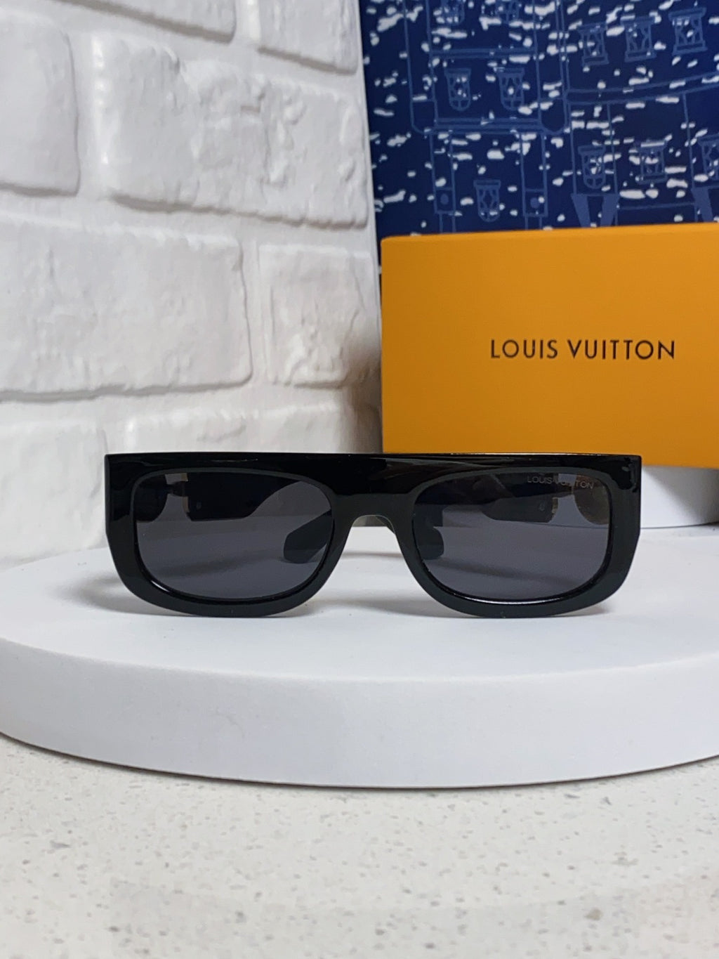 Louis Vuitton Square Black Lens Sunglasses for Men & Women - 866866 - detail image 3