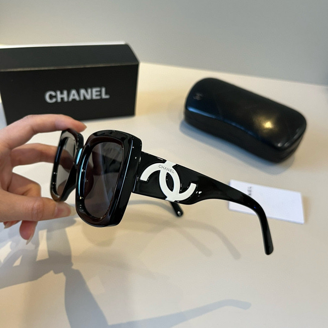 Chanel Fashion Black Lens Sunglasses for Men & Women - 358035 - detail image 4