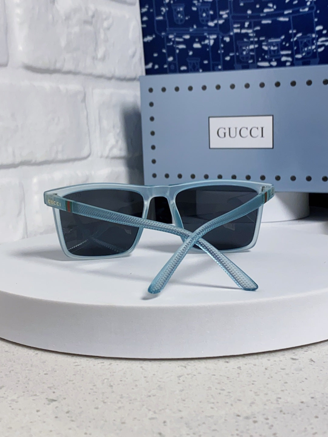 Gucci Polarized Fashion Blue Lens Sunglasses for Men & Women - 414984 - detail image 3