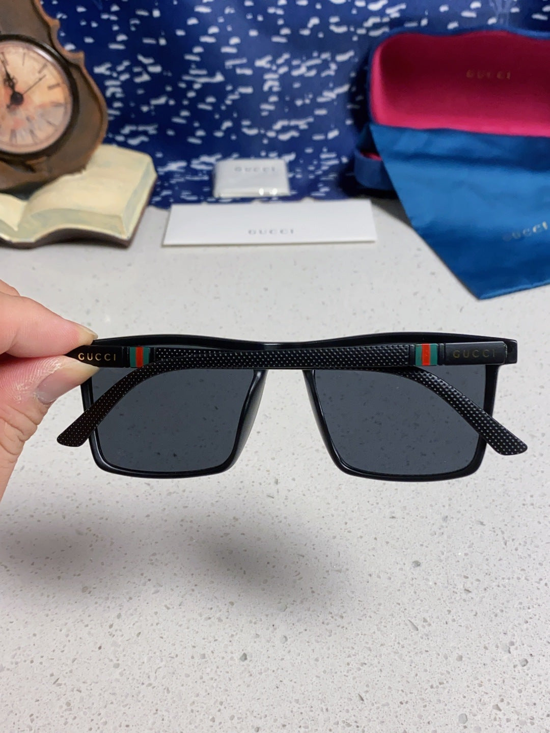 Gucci Polarized Fashion Black Lens Sunglasses for Men & Women - 414987 - detail image 5