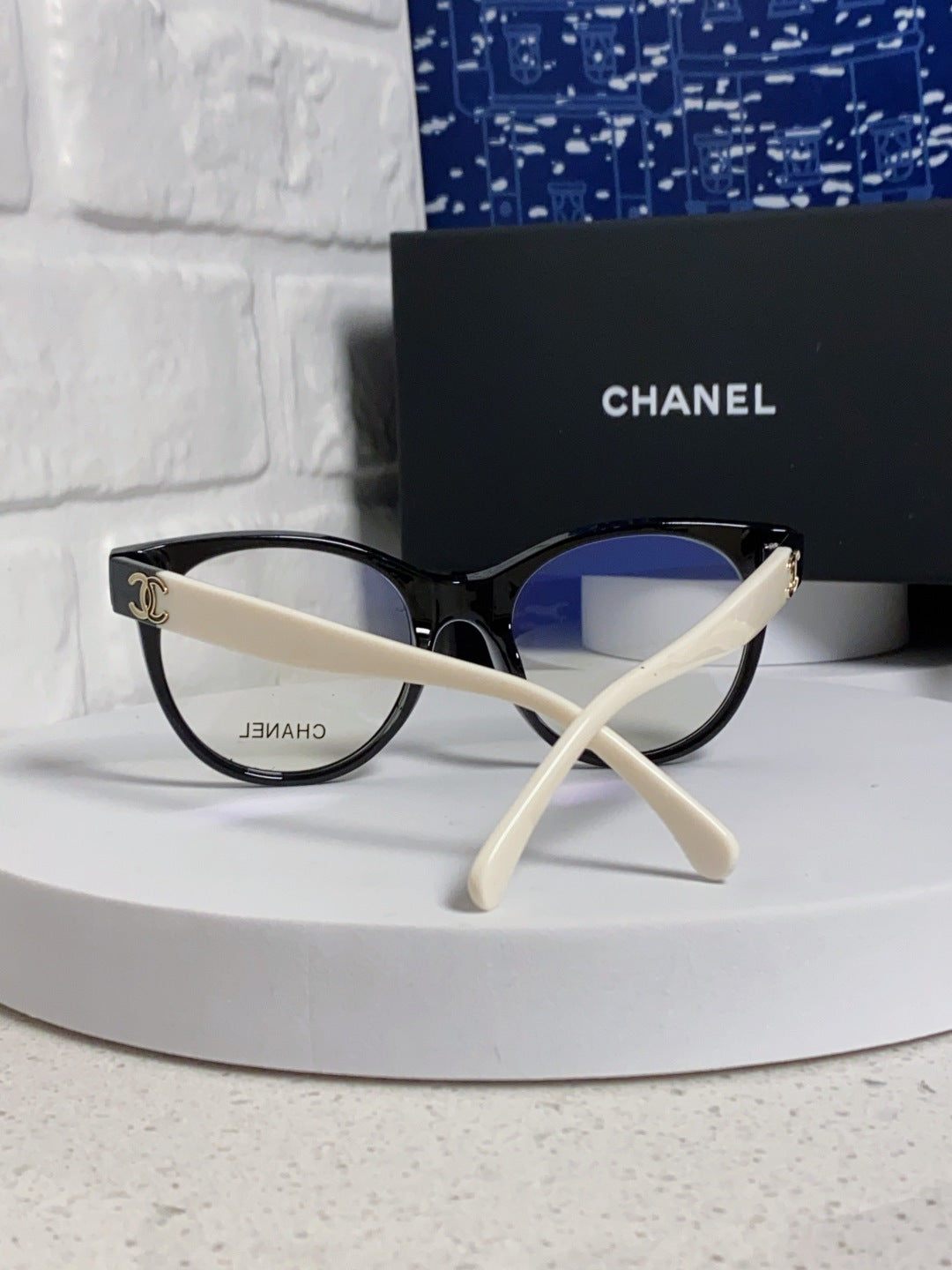 Chanel Fashion Silver Lens Sunglasses for Women - 415186 - detail image 3