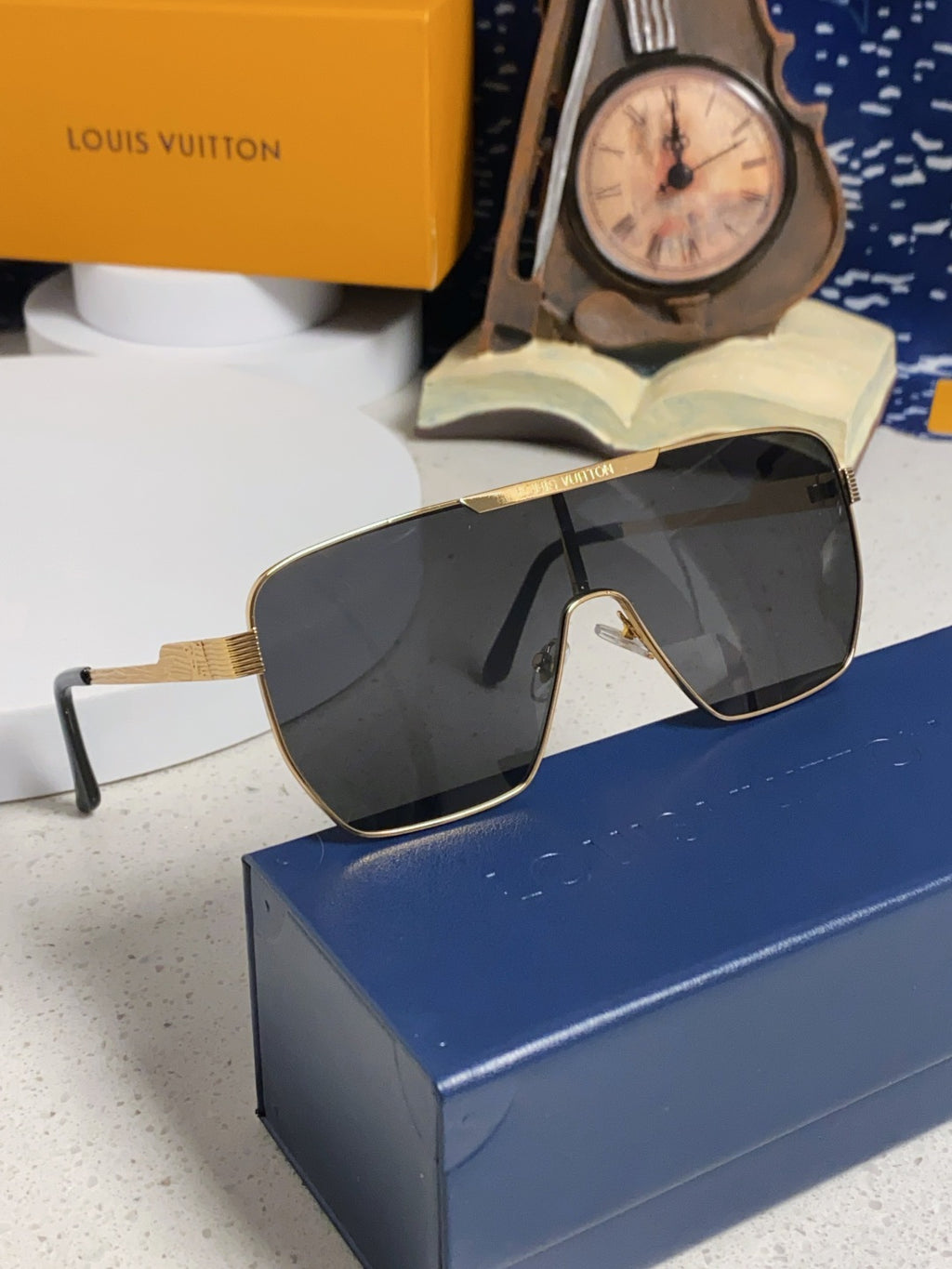 Louis Vuitton Square Black Lens Sunglasses for Men & Women - detail image 10