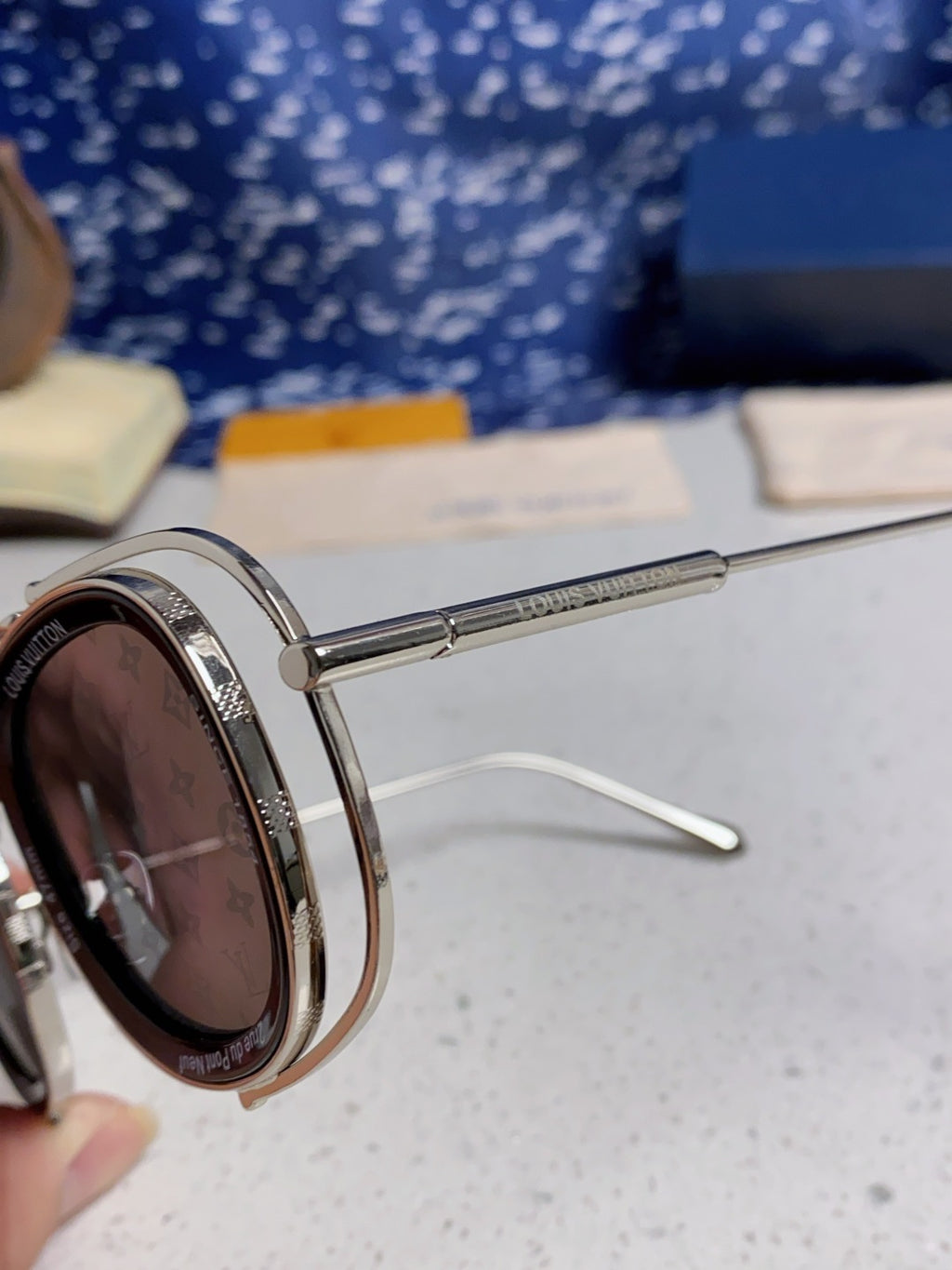 Louis Vuitton Round Gray Lens Sunglasses for Men & Women - detail image 7
