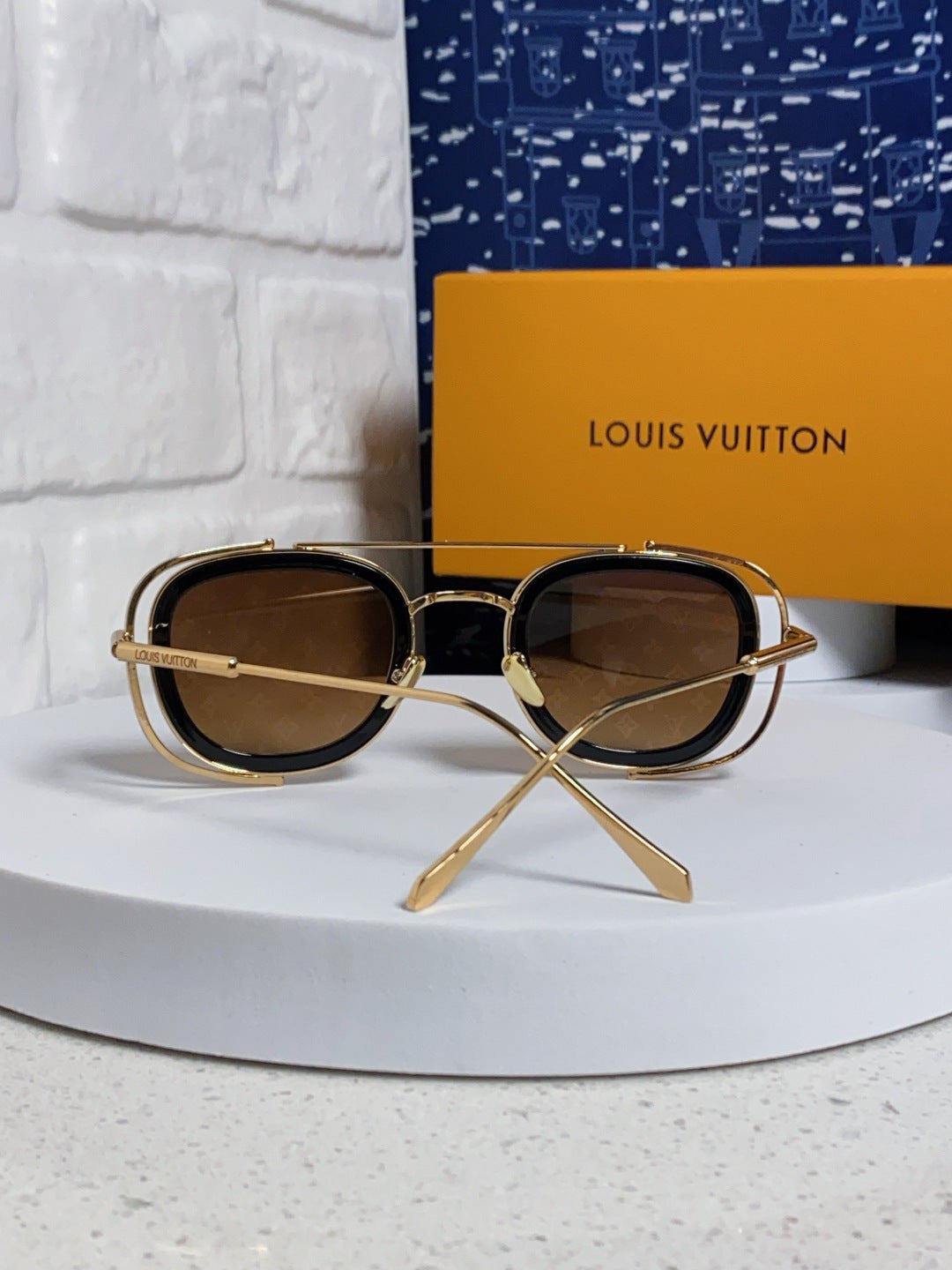 Louis Vuitton Round Brown Lens Sunglasses for Men & Women - 493158 - detail image 3