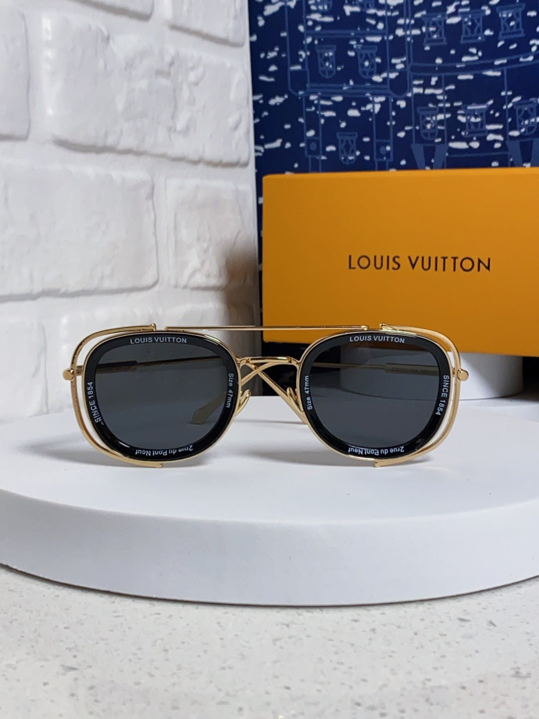 Louis Vuitton Round Black Lens Sunglasses for Men & Women - 493160 - detail image 2