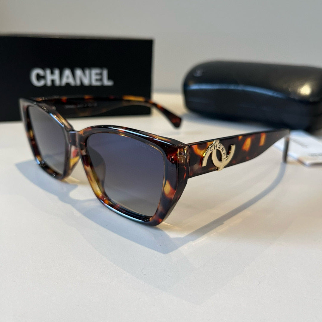 Chanel Polarized Fashion Black Lens Sunglasses for Men & Women - 371790 - detail image 3