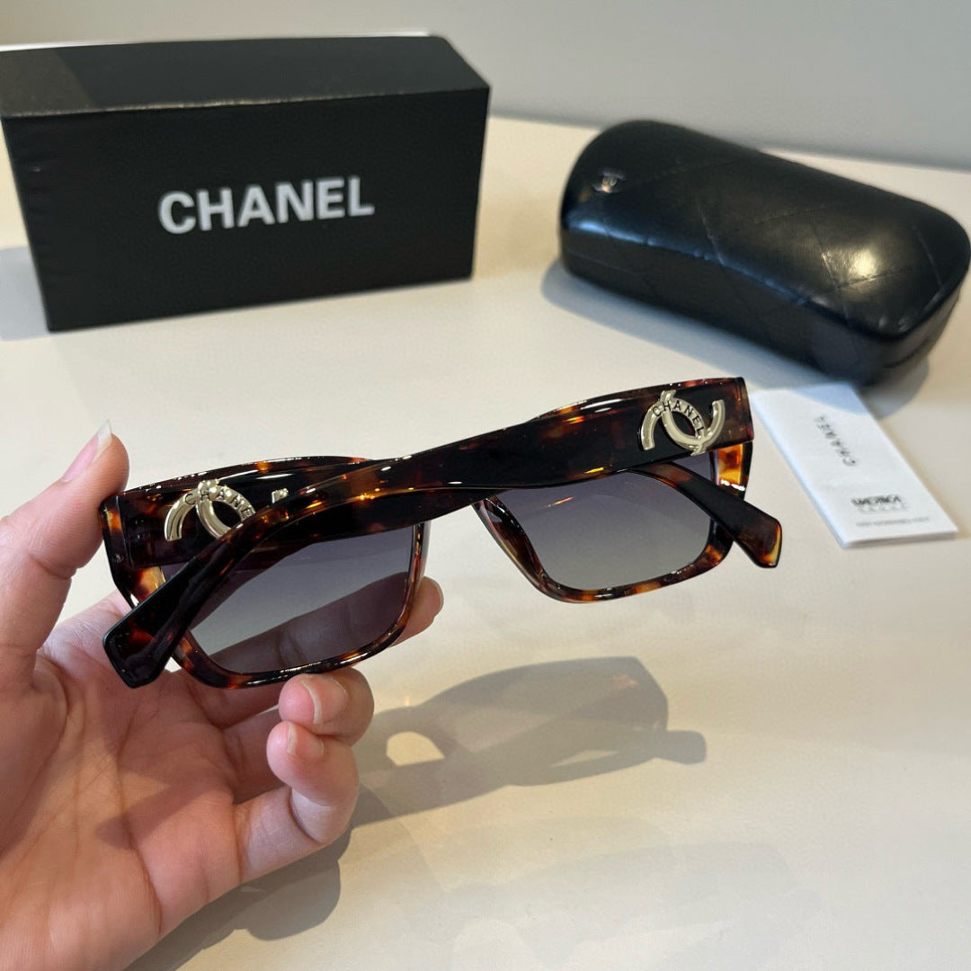 Chanel Polarized Fashion Black Lens Sunglasses for Men & Women - 371790 - detail image 6