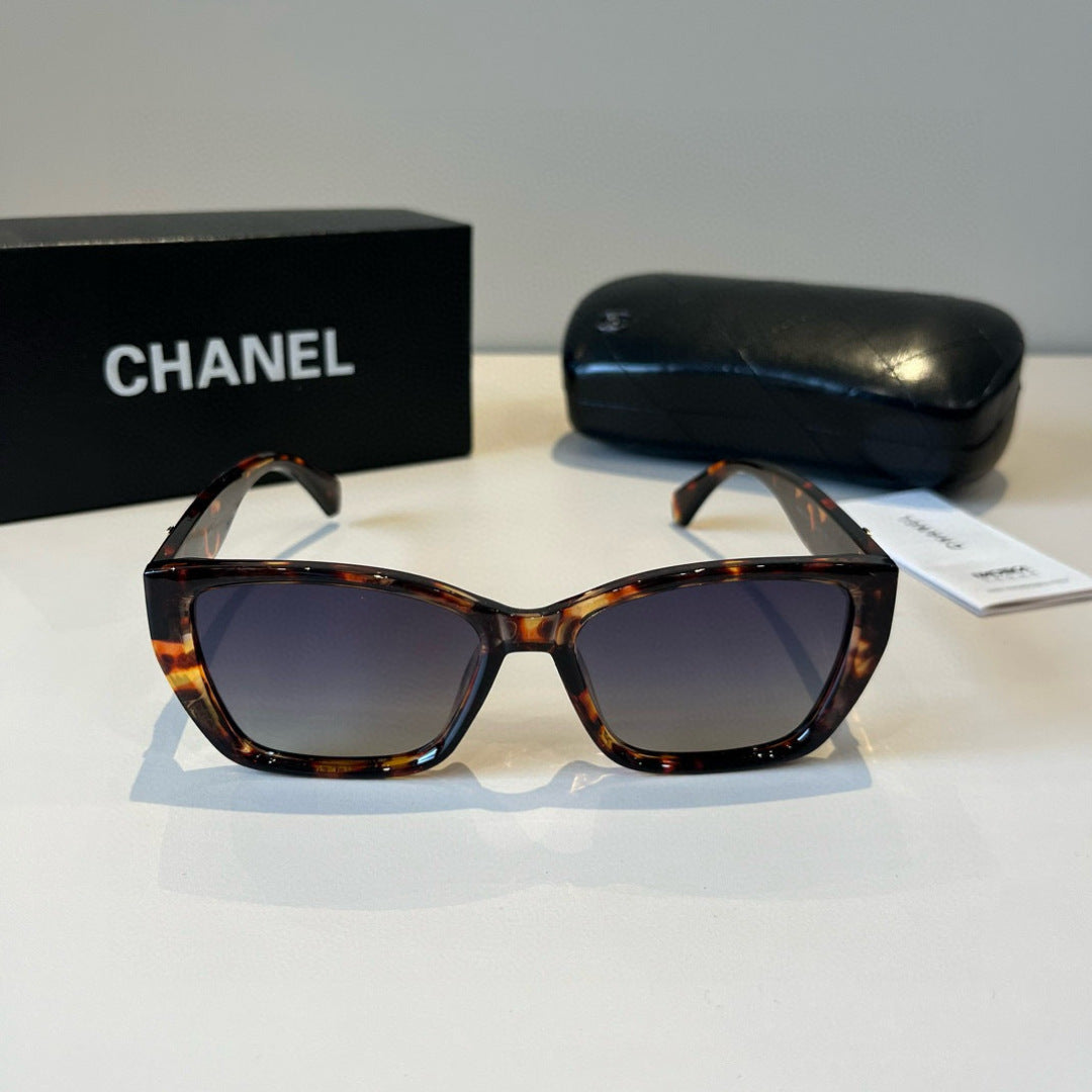 Chanel Polarized Fashion Black Lens Sunglasses for Men & Women - 371790 - detail image 2