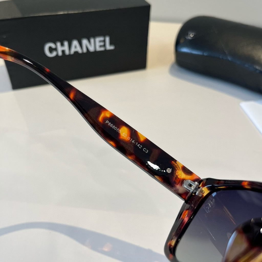 Chanel Polarized Fashion Black Lens Sunglasses for Men & Women - 371790 - detail image 5