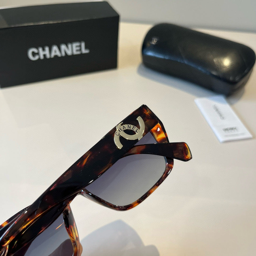 Chanel Polarized Fashion Black Lens Sunglasses for Men & Women - 371790 - detail image 7