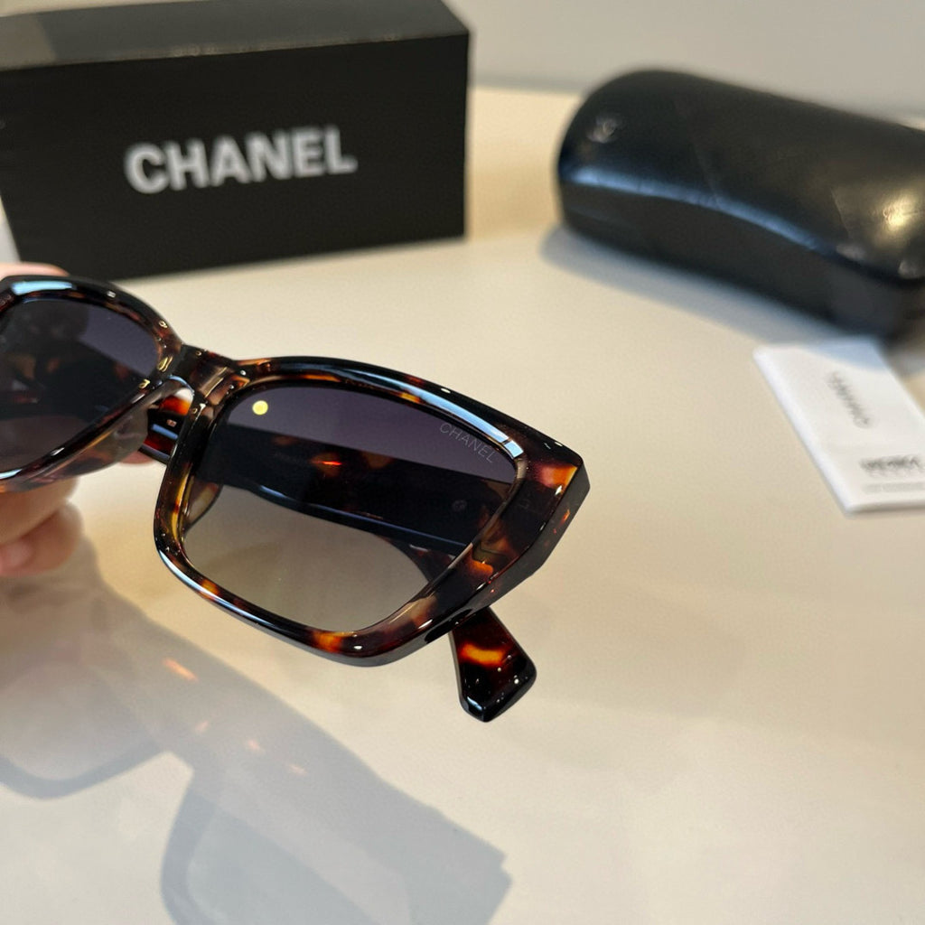Chanel Polarized Fashion Black Lens Sunglasses for Men & Women - 371790 - detail image 8