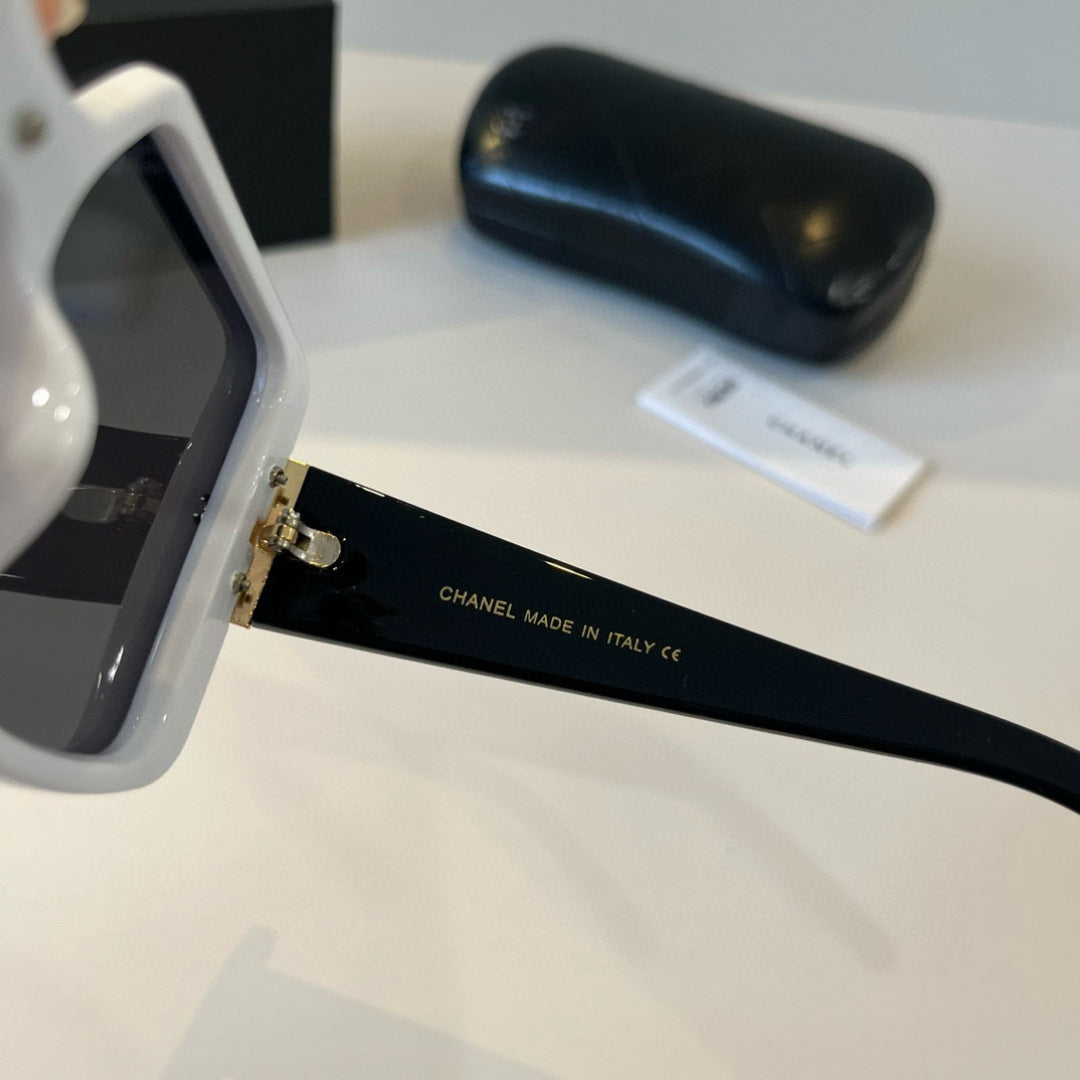 Chanel Fashion Black Lens Sunglasses for Men & Women - 371794 - detail image 9